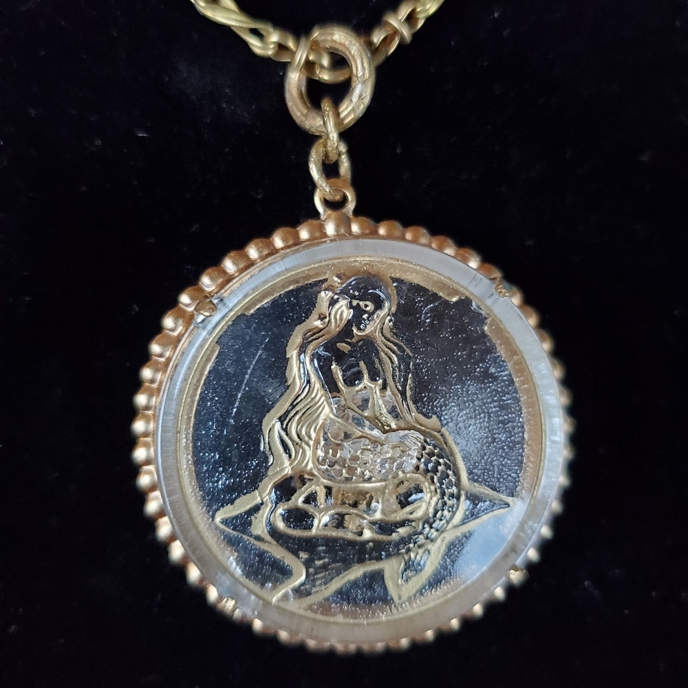 Gold Tone & Golden Mermaid Pendant. NWOT